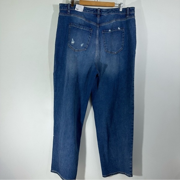 NWT Lane Bryant Signature Fit Loose Straight Mid Rise Medium Wash Jeans - Picture 6 of 8